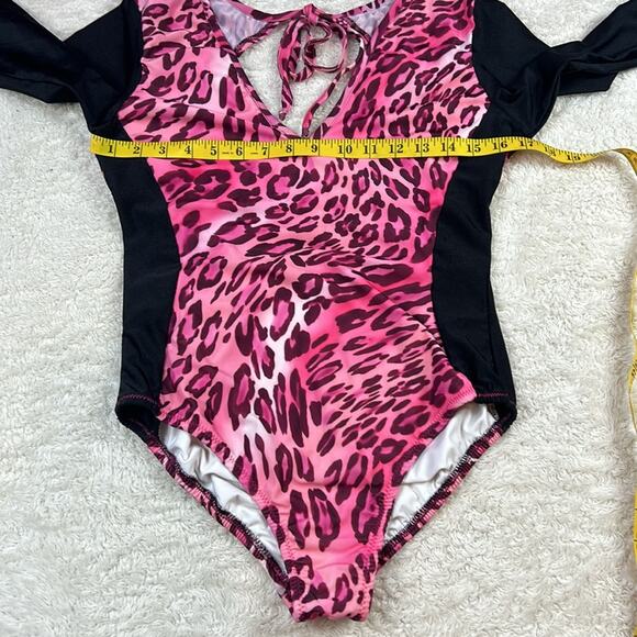 Y Customs Swimsuit long sleeved pink leopard one piece suit, size large - Picture 4 of 11